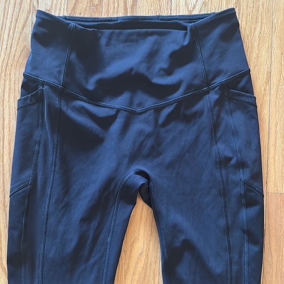 Lululemon sz 8 All The Right Places Crop II 23" Black great pre owned cond - Picture 3 of 15